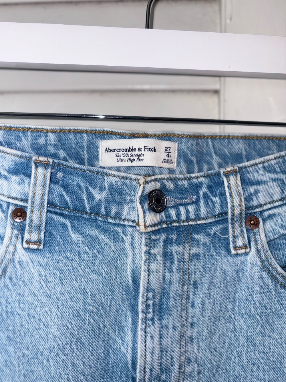 Abercrombie Curve Love 90s Straight Jeans 27/4R Light Wash 30" - Picture 3 of 6